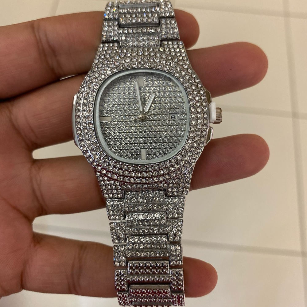 Men’s silver sparkle watch